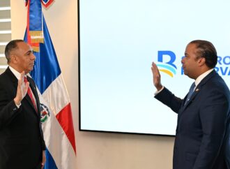 Nelson Arroyo asume vicepresidencia de Seguros Reservas