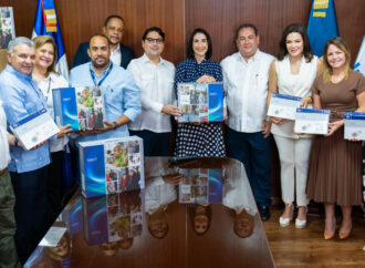 Raquel Arbaje entrega 42 dispositivos cocleares para beneficiar a 60 niños con hipoacusia