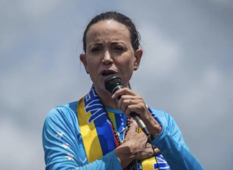 Machado afirma «lo único que le queda» a Nicolás Maduro es el apoyo del alto mando militar