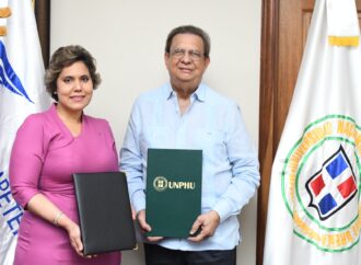 UNPHU y ProCompetencia unen esfuerzos para promover la excelencia en la educación superior