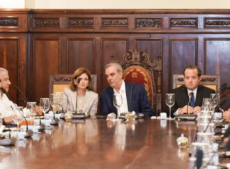 Presidente Abinader y vicepresidenta Peña encabezan Consejo de Ministros y Directores; tratan sobre la ética