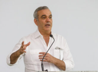 Presidente Abinader asegura seguirá escuchando a todos los sectores para solución problemas de la gente