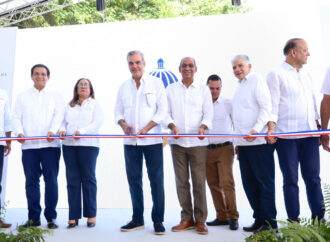 Presidente Abinader inaugura carretera Juan Veras-Las Yayitas