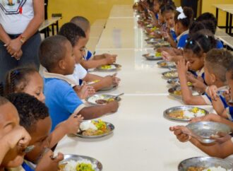 INABIE garantiza alimentación escolar a estudiantes y docentes con un 95% de eficacia