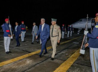 Presidente Abinader regresa de Estados Unidos tras destacada participación en conferencias en Nueva York y Washington D.C.