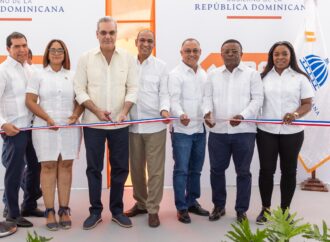 Presidente Abinader inaugura carretera Comendador – Guaroa – Macasías, que impactará a más de 65,000 habitantes de Elías Piña
