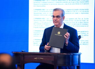 Presidente Abinader firma decreto que crea la Comisión Presidencial para establecer el Sistema Nacional de Transparencia y Anticorrupción