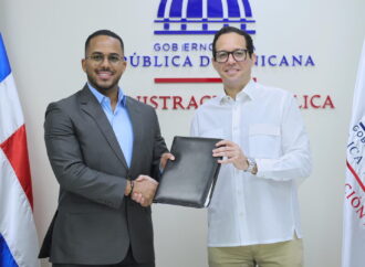 Crearán programa de primer empleo y pasantía en entidades gubernamentales para egresados becados del ITLA