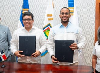 ITLA y Ayuntamiento SDE acuerdan ampliación de aulas y laboratorios en el municipio