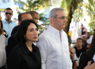 Presidente Abinader asiste a honras fúnebres de la gobernadora de Montecristi, Nelsy Cruz