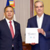 Presidente Abinader recibe la Declaración de Santo Domingo tras culminar la XXII Cumbre Judicial Iberoamericana