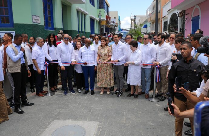 Vicepresidenta Raquel Peña inaugura obras de revalorización en el Centro Histórico de Santiago