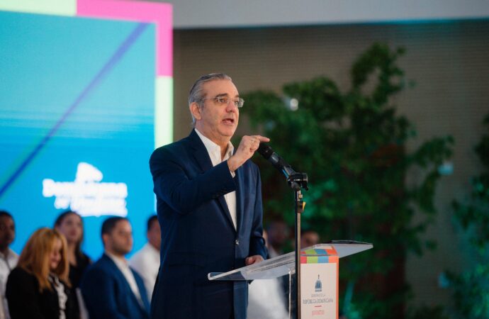 Presidente Luis Abinader resalta rol transformador de la juventud en la ética y la transparencia