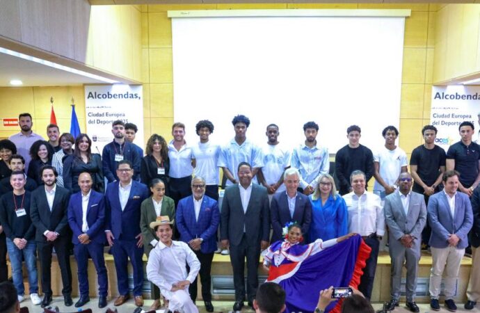 Celebran Foro del Fútbol Dominicano en España