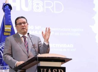 Director de Aduanas plantea que la logística será el petróleo de RD y trabaja en acuerdo de becas para estudiantes de la UASD