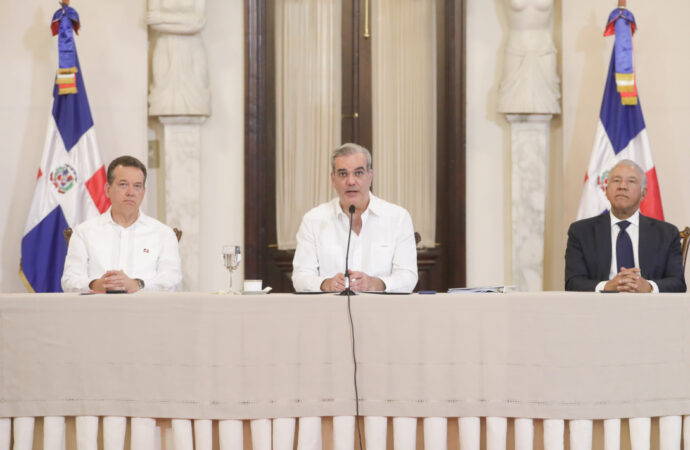 Exportaciones dominicanas marcan récord; presidente Abinader destaca salto de 23.6 % y expansión global