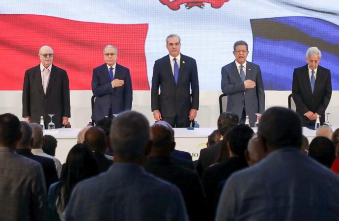 Presidente Abinader convoca a la unidad nacional ante crisis de Haití: “Este es un deber que trasciende generaciones y colores políticos»