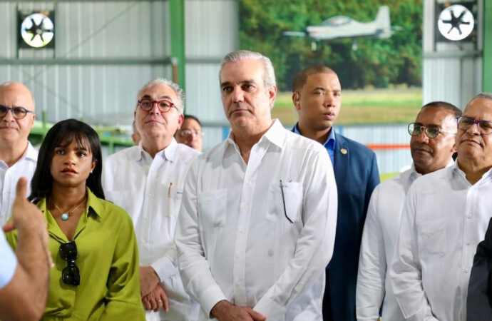 Presidente Abinader sigue reforzando y modernizando la seguridad aérea del país con ensamblaje de los aviones TP-75 Dulus