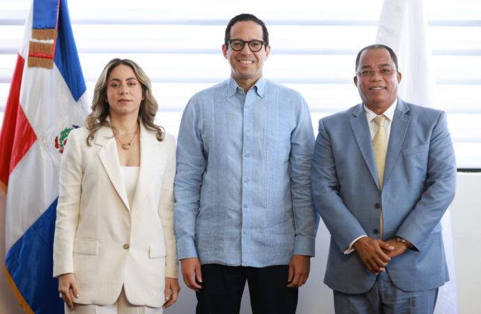 Juramentan a Gloria Reyes como titular de la nueva Dirección de Desarrollo Social Supérate