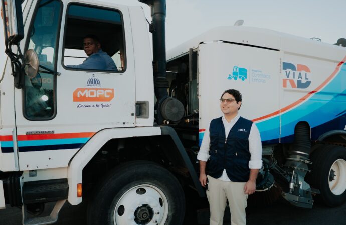 RD Vial inicia el Programa “Carreteras Limpias” en autopistas del país
