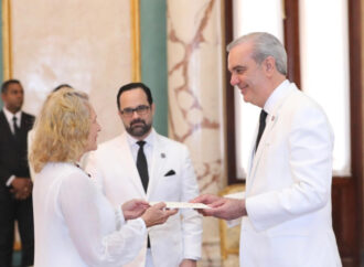 Presidente Abinader recibe cartas credenciales de siete nuevos embajadores en el país