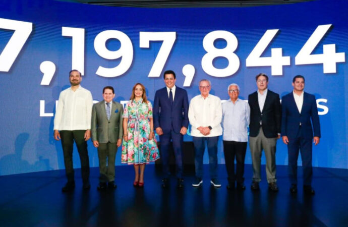 Ministerio de Turismo: Más 7.1 millones de visitantes llegan a RD hasta julio