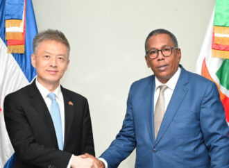 Embajador de China elogia modelo dominicano de asistencia alimentaria para población vulnerable