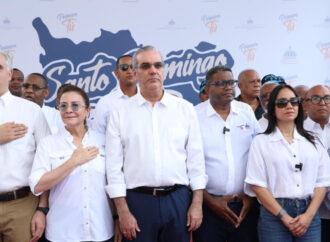 Presidente Abinader visita el barrio Capotillo y dice que quiere cambiar su imagen