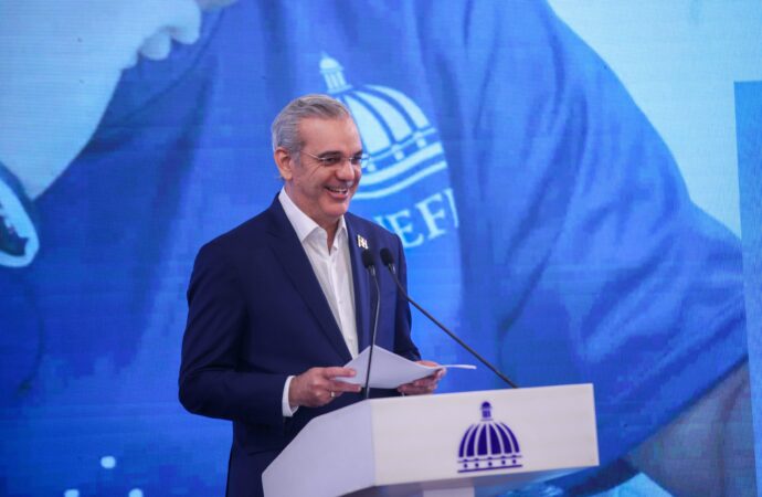 Presidente Abinader informa que 500,000 estudiantes y atletas se han beneficiado con más de 900 intervenciones de instalaciones deportivas
