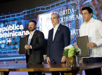 Presidente Abinader encabeza histórica firma de acuerdo entre RD y la FCCA que posiciona al país como hub regional de cruceros