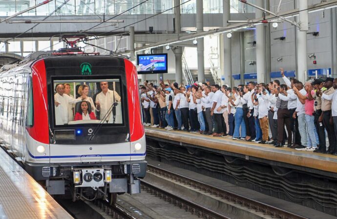 Presidente Abinader inaugura ampliación del Metro de Santo Domingo