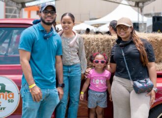 Cientos de familias disfrutan de la experiencia «A la Granja sin salir de la ciudad en Sanut»