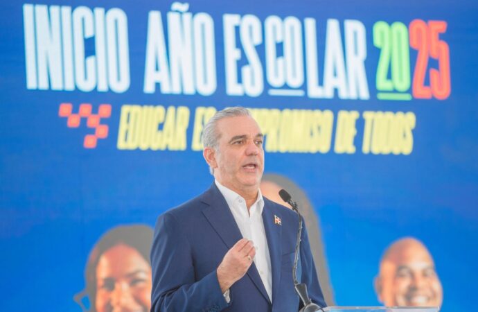 Presidente Abinader llama a los padres a acompañar y motivar a sus hijos en el nuevo año escolar 2025-2026