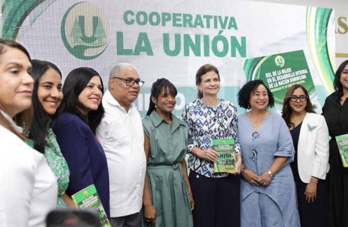Raquel Peña resalta aportes de la mujer dominicana en lanzamiento de libro de la Cooperativa La Unión