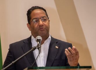 Benny Metz expone en Colombia sobre discapacidad y gestiona becas de Neuropsicología para profesores Dominicanos