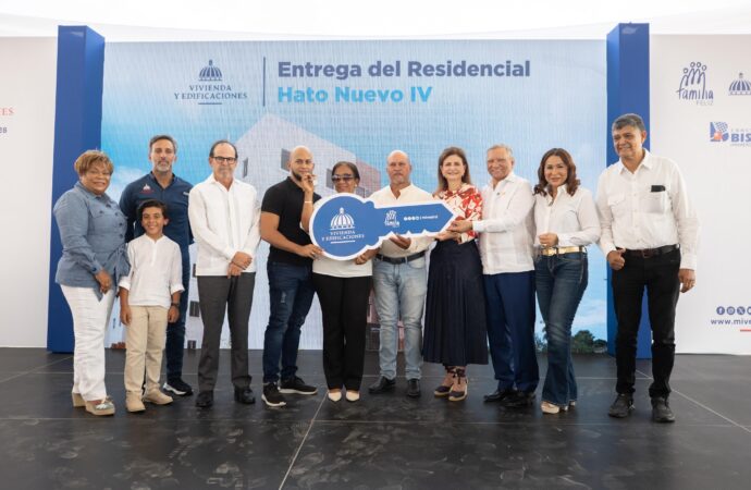 Raquel Peña encabeza entrega de 608 nuevas viviendas e inaugura tres ampliaciones de escuelas del Gran Santo Domingo