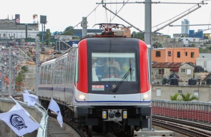 Presidente Abinader realiza recorrido exitoso durante prueba dinámica en Línea 2C del Metro de Santo Domingo