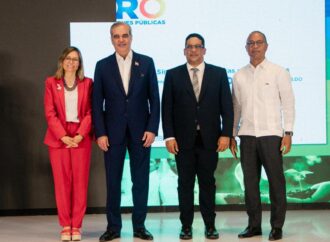 Presidente Abinader califica nueva ley de Contrataciones Públicas como herramienta que transforma las compras estatales y permite que los recursos públicos lleguen a los más necesitados