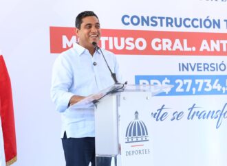 Ministro Kelvin Cruz da primer palazo para construcción de techado Multiuso en el sector de Honduras, DN