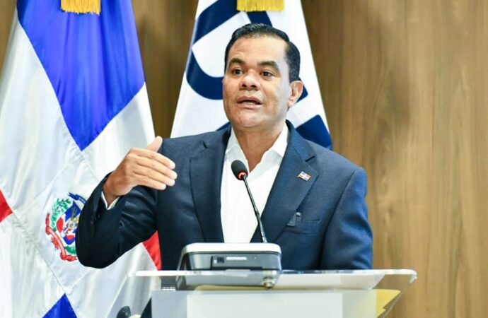 Elías Báez pide modificación urgente del formulario de afiliación de las AFP para facilitar el acceso a fondos