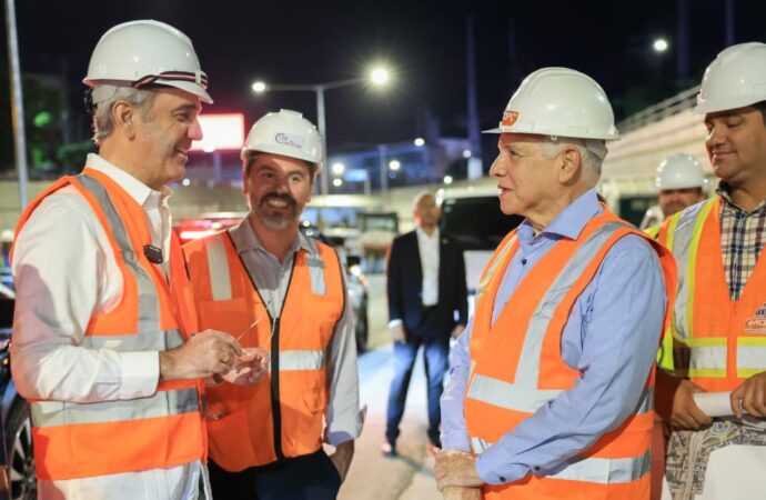 Presidente Luis Abinader supervisa la construcción del paso a desnivel de Pintura en la Prolongación 27 de Febrero