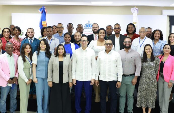 Más de 50 periodistas y comunicadores se especializan en administración pública