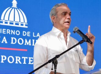 Presidente Abinader dispone RD$2,000 millones para construcción de obras deportivas a nivel nacional con fondos recuperados de casos de corrupción
