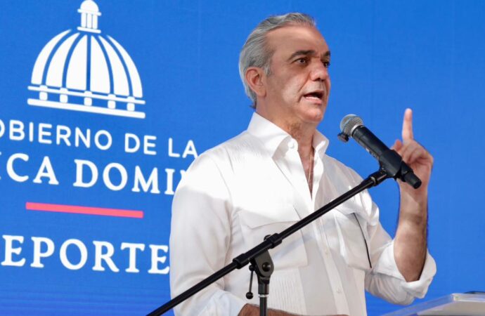 Presidente Abinader dispone RD$2,000 millones para construcción de obras deportivas a nivel nacional con fondos recuperados de casos de corrupción