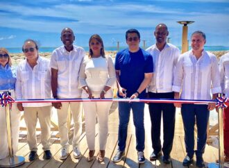 Collado entrega modernizado muelle en Caleta, La Romana