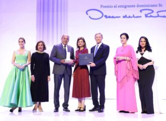 Raquel Peña encabeza entrega del Premio al Emigrante Dominicano Sr. Oscar de la Renta 2025