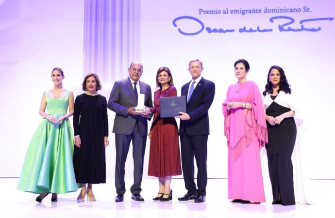 Raquel Peña encabeza entrega del Premio al Emigrante Dominicano Sr. Oscar de la Renta 2025