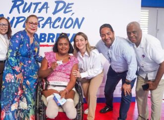 CONADIS se suma a las acciones sociales de Supérate y PROPEEP en Santiago y San Cristóbal