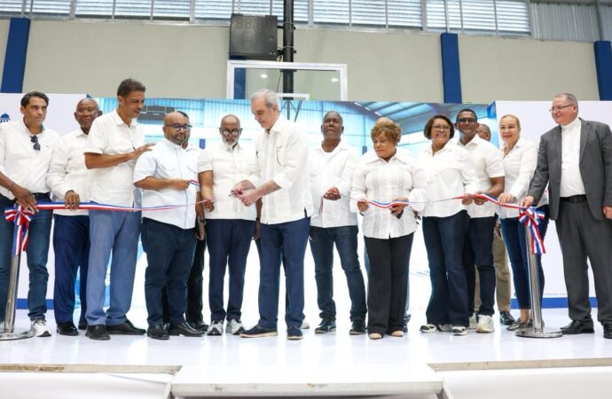 Presidente Abinader pone fin a más de 60 años de espera con la inauguración del polideportivo Club Rafael Osvaldo Mercedes (CROM), en Villa Mella