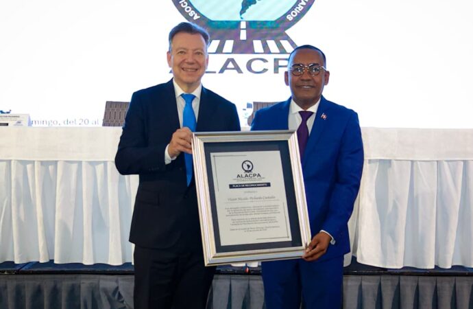 Director del DA resalta fortalecimiento infraestructura aeroportuaria en seminario internacional de ALACPA realizado en el país